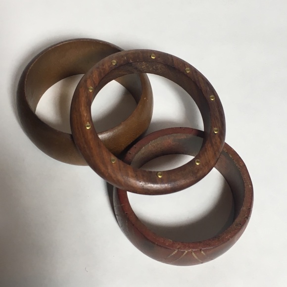 Set of wooden bracelets - Picture 3 of 3